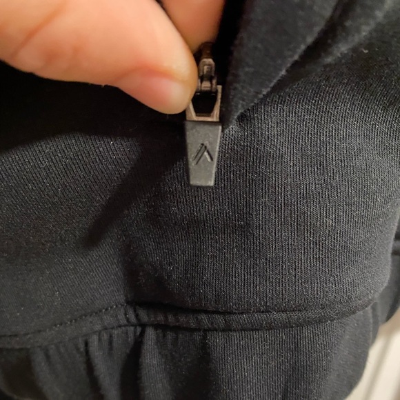 Alphalete Elements Crop Zip Jacket - Picture 6 of 11